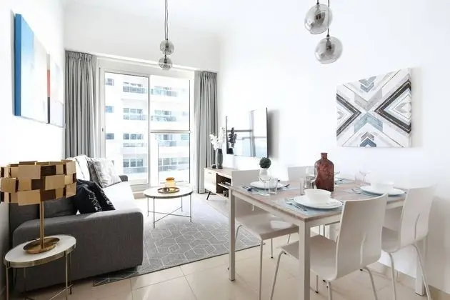 Modern and Stylish 1BR in Business Bay