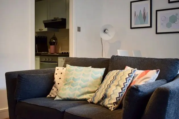Modern and Stylish Apartment by Grand Canal - Oda Düzeni