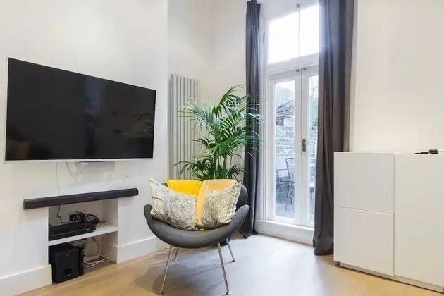 Modern stylish and luxurious 1 bed flat