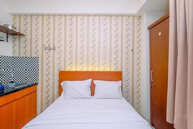 Modern And Stylish Studio At Green Pramuka Apartment