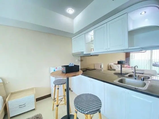 Modern & Stylish Studio At Tamansari La Grande Apartment - Mutfak