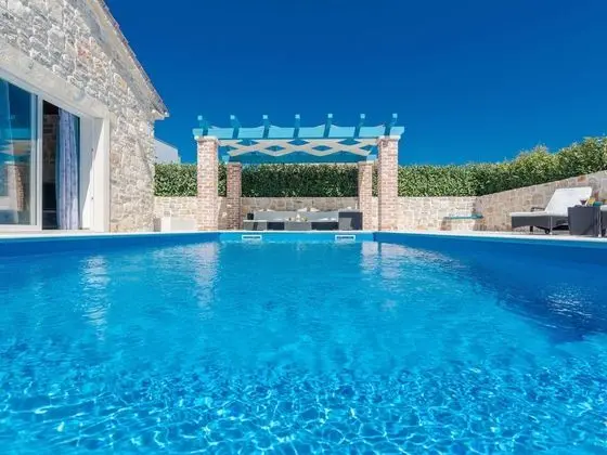 Modern Villa in Sukošan With Private Swimming Pool - Havuz