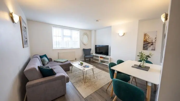 Modern Townhouse Apartment in Stratford Upon Avon With Wifi & Netflix - Öne Çıkan Resim