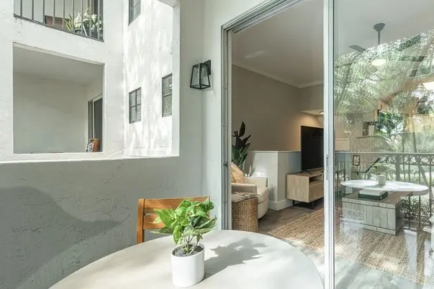 Modern Townhouse Apartments in Aventura - İç Mekan