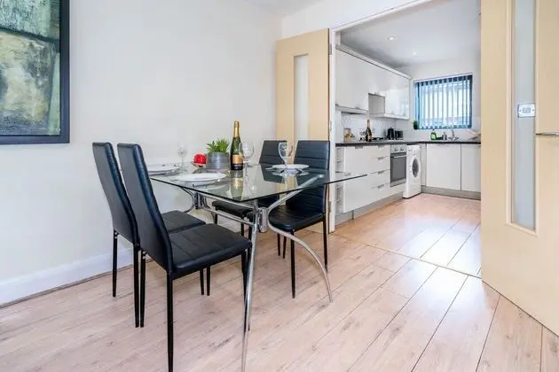 Modern Townhouse Close to Birmingham City Centre - Oda Düzeni