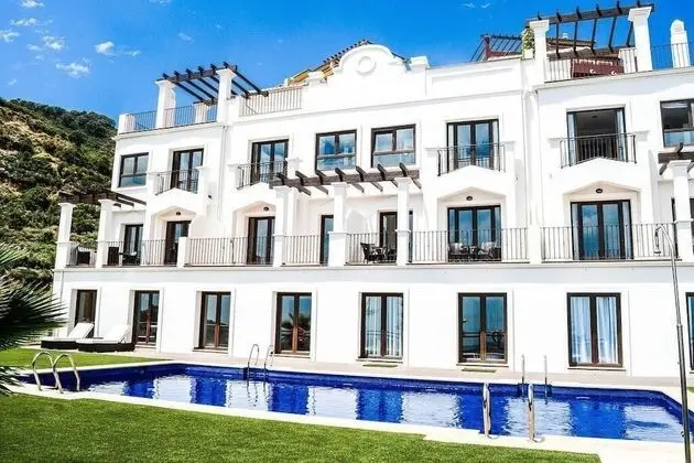 Modern Two Bedroom Villa With Indoor Pool & Spa - Dış Mekan