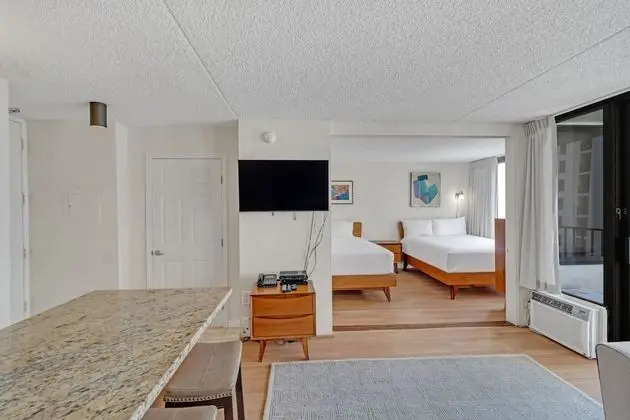 Modern Upgraded 20th Floor Condo With Ocean Views by Redawning