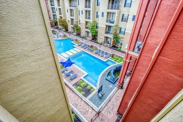 Modern Uptown Dallas Stay by Amyfinehouse