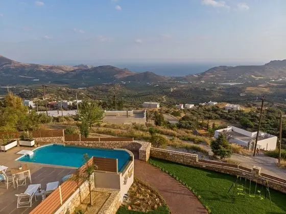 Modern Villa w Private Pool in Plakias, Jacuzzi, Children Area, Ping Pong Table, Walk to Restaurant