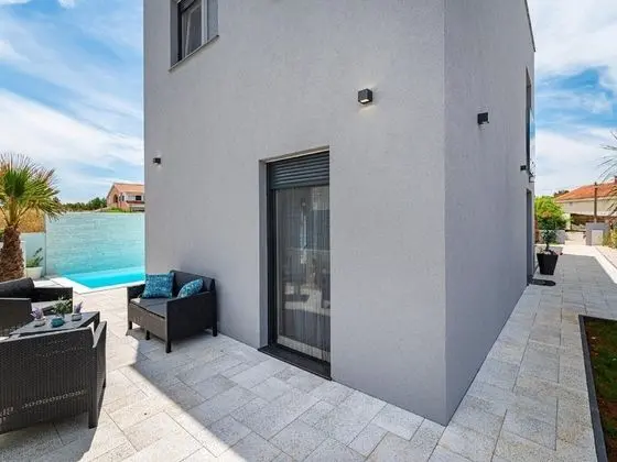 Modern Villa in Zaton With Swimming Pool - Dış Mekan