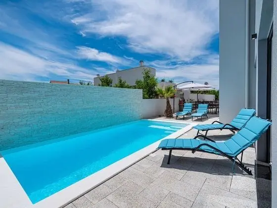 Modern Villa in Zaton With Swimming Pool - Havuz