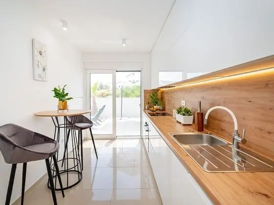 Modern Villa in Zaton With Swimming Pool - Mutfak