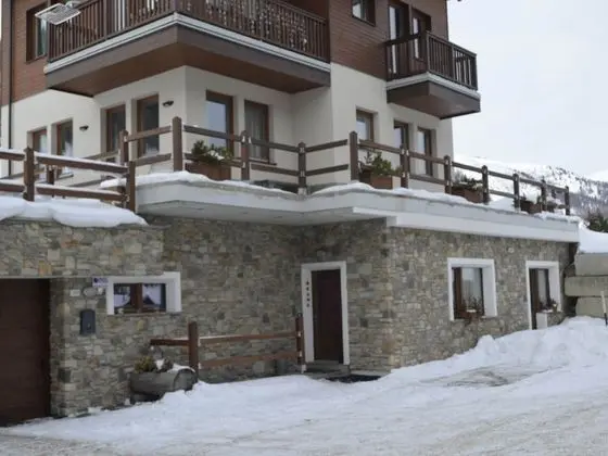 Modernized Holiday Home in Livigno Near Ski Area - Dış Mekan