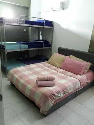 MODEST Studio Apartment - Oda