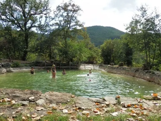 Modish Farmhouse in Ortignano With Swimming Pool - Dış Mekan