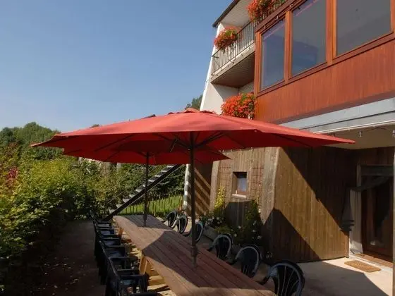 Modish Holiday Home in Waimes With Sauna - Oda Düzeni