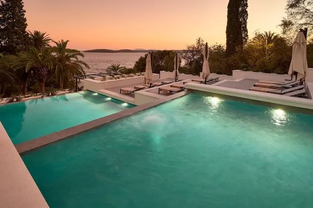 Hotel Moeesy, Blue & Green Oasis