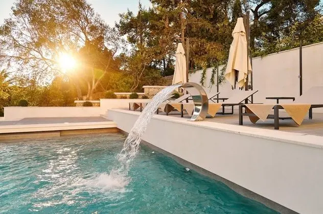 Hotel Moeesy, Blue & Green Oasis - Havuz