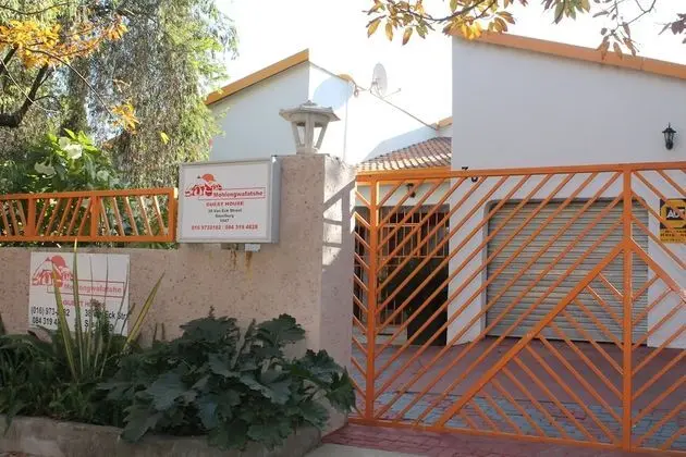 Mohlongwafatshe Guest House - Dış Mekan