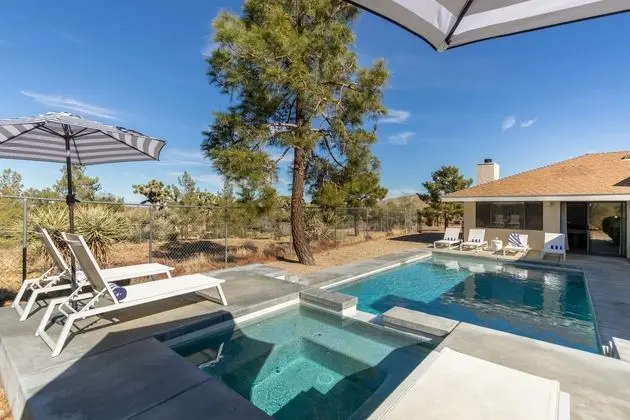 Mojave Moon by Avantstay Modern & Bright JT Home in Great Location w/ Pool & Hot Tub - Havuz