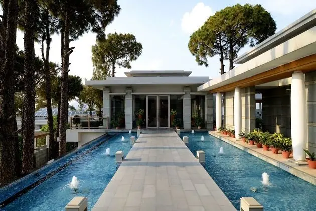 Moksha Himalaya Spa Resort - Dış Mekan