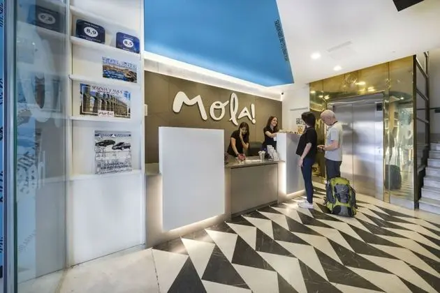 Mola Hostel - Lobi