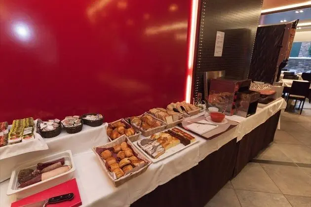 Mola Park Atiram Hotel