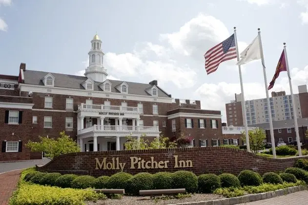Molly Pitcher Inn - Dış Mekan