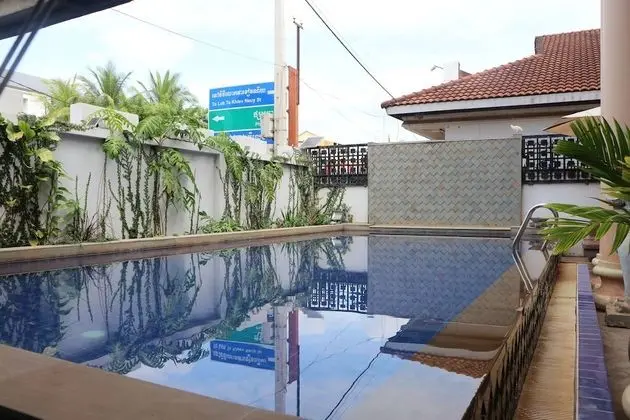 Mom's Guesthouse