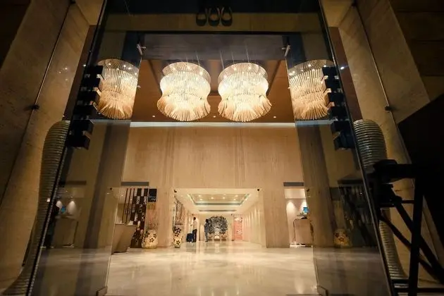 Monotel Luxury Business Hotel