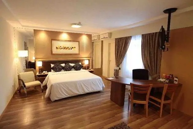 Monaco Convention & Hotel