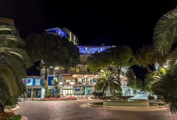 Hotel Monaco - Dış Mekan