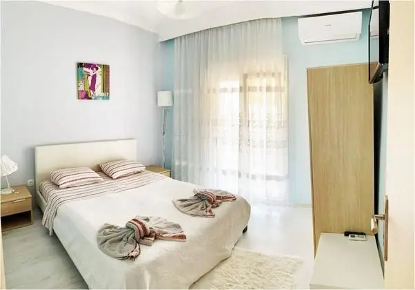 Monad Apartment Sapfous