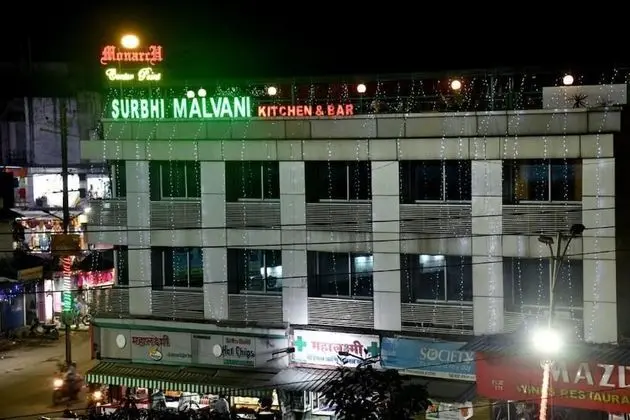 Hotel Monarch Center Point near Dahanu Beach, Bordi - Dış Mekan