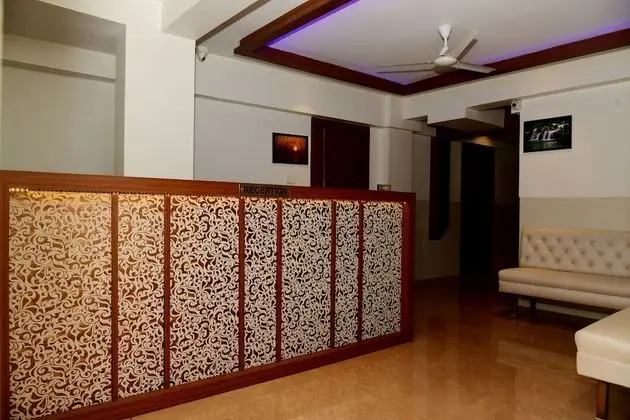 Hotel Monarch Center Point near Dahanu Beach, Bordi - Lobi