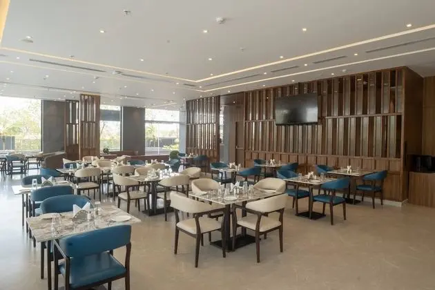 The Monarch at Chakan MIDC - Pune - Yerinde Yemek