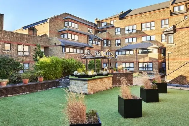 Monarch House Serviced Apartments