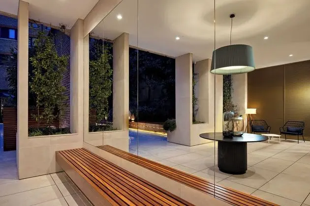 Monarch House Serviced Apartments - Dış Mekan