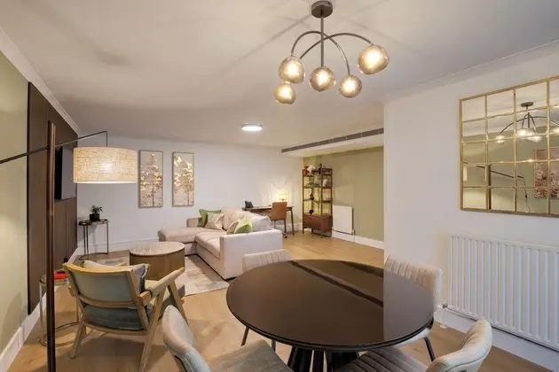 Monarch House Serviced Apartments - Yerinde Yemek