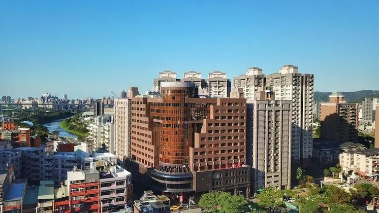 Monarch Plaza Hotel