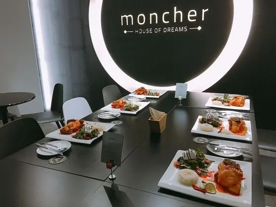 Moncher Guesthouse - Hostel - Yerinde Yemek