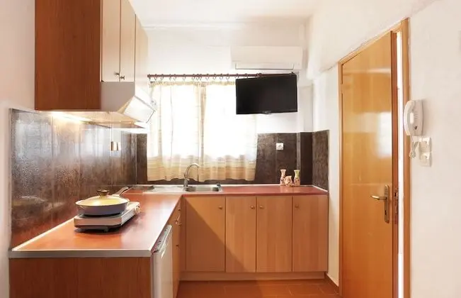 Monemvasia Green Apartments - Mutfak