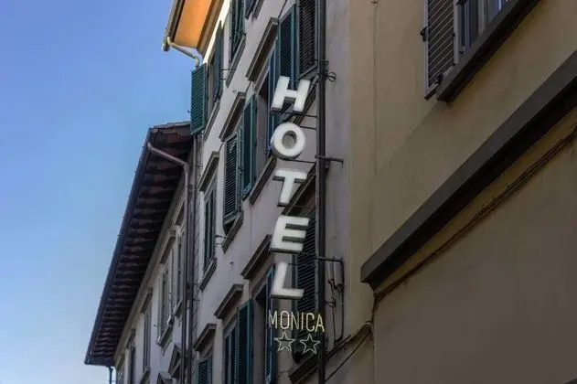 Hotel Monica