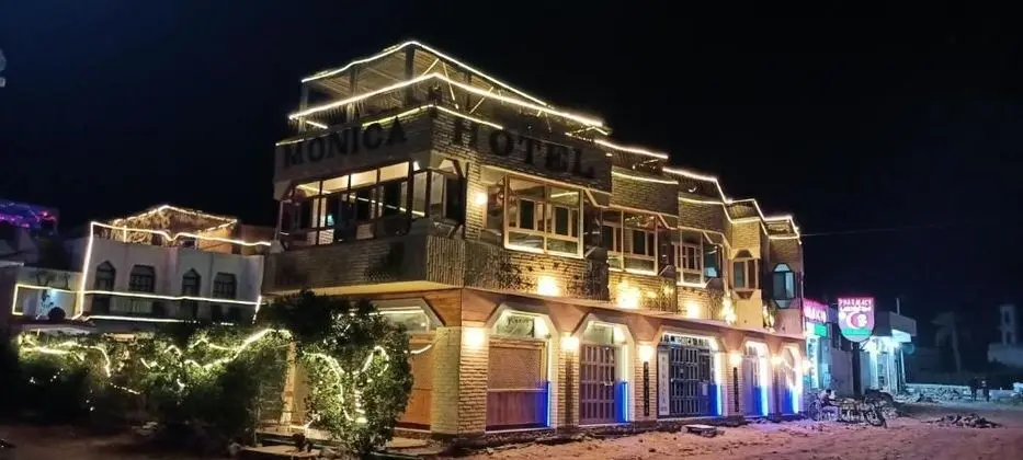 Monica Hotel - Dış Mekan