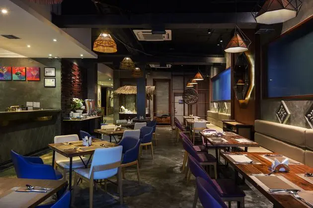 Monivong Clover Hotel - Yeme / İçme
