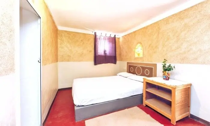 Monkey Finger House - Oda