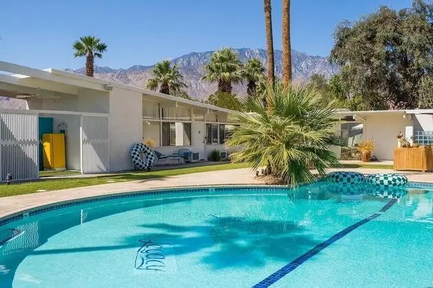 Monkey Tree Hotel 7 in Palm Springs