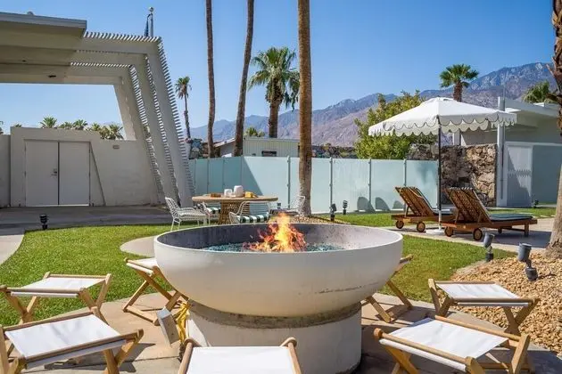 Monkey Tree Hotel 8 in Palm Springs