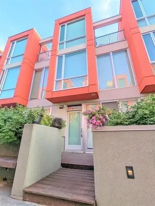 Monki Di Executive Suites - GLAS - Dış Mekan