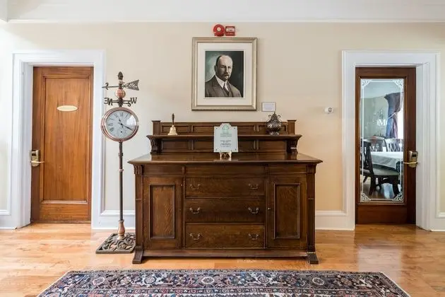 Monroe House Executive Suites - Lobi